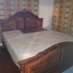 King Size Bed With King Size Mattress
