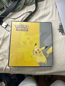 Pokémon Trading Card Game Pikachu Binder