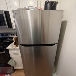 LG Refrigerator SEMI -NEW