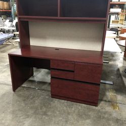 Mahogany Desk With Hutch 