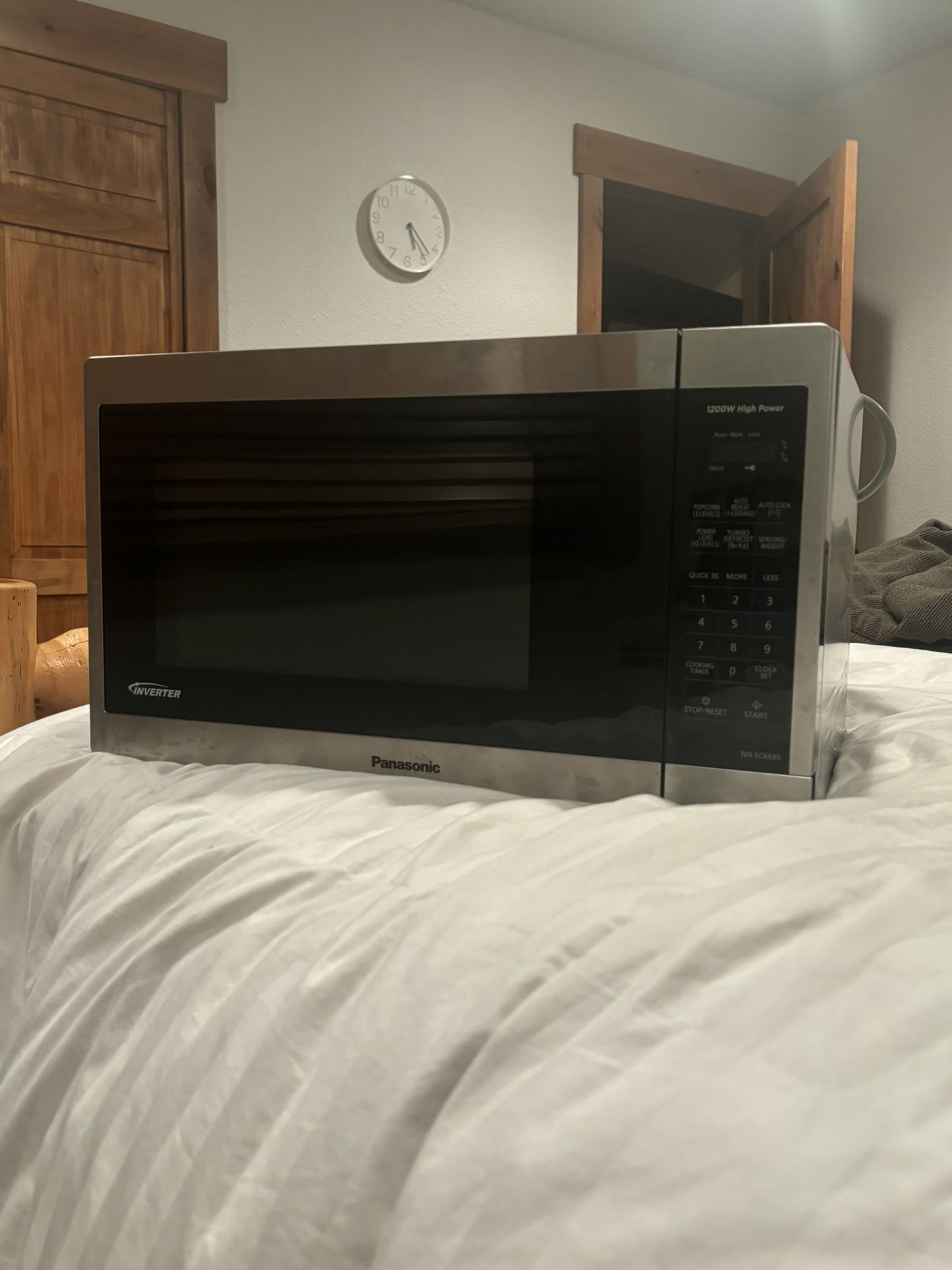 Panasonic NN-SC67NS 1.3 cu ft Countertop Microwave Oven