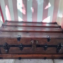 Antique Steamer Trunk 