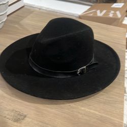 New black hat with tag