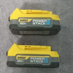 DEWALT !20V MAX POWERSTACK Compact Battery (2)