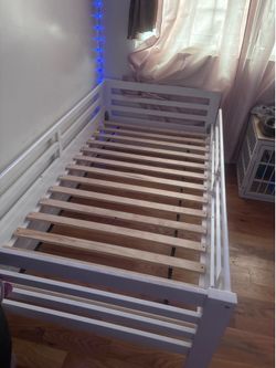 Twin size bed
