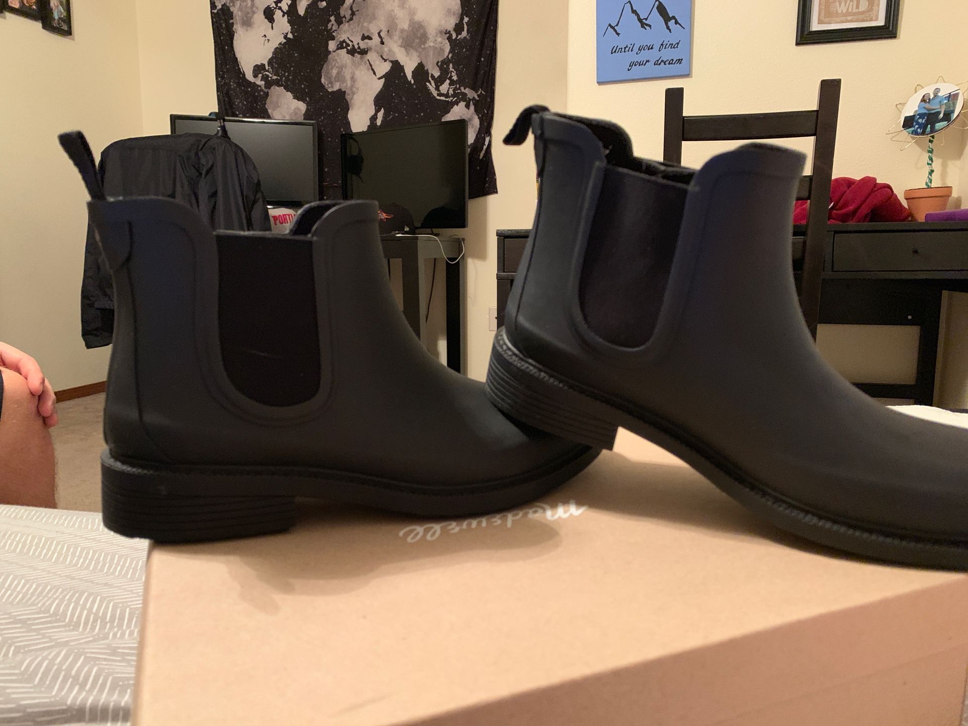 Rain boots size 9