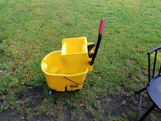 Rubbermaid Mop Bucket