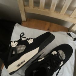 Jordan 4 White Thunder