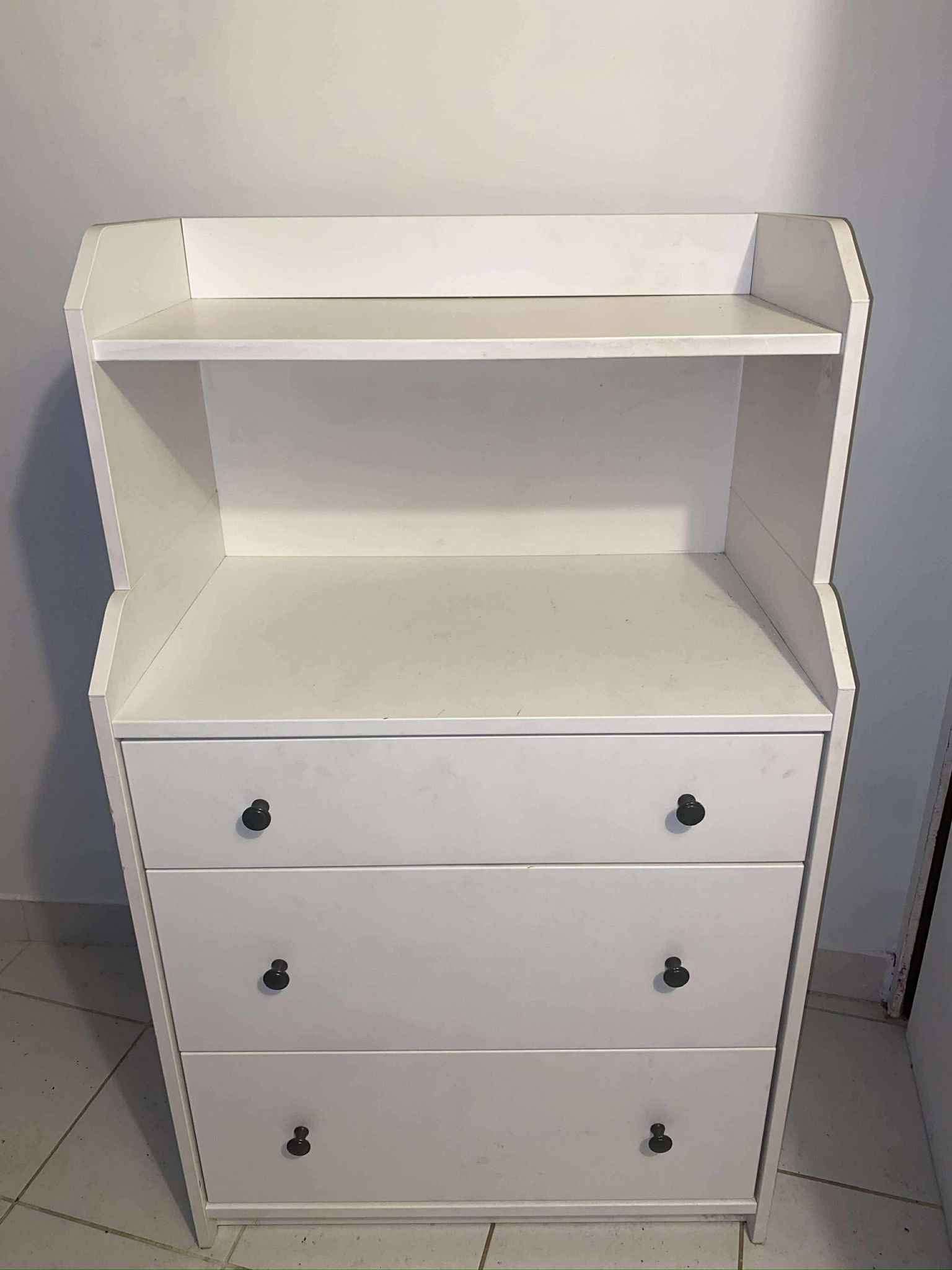 HUTCH/ 3 DRAWER /DRESSER COMBO