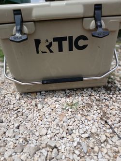 RTIC ICE CHEST
