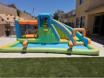 Inflatable waterslide