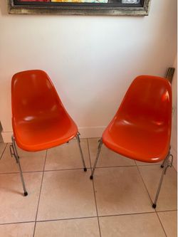Herman Miller Eames Models Chairs ( set of two)