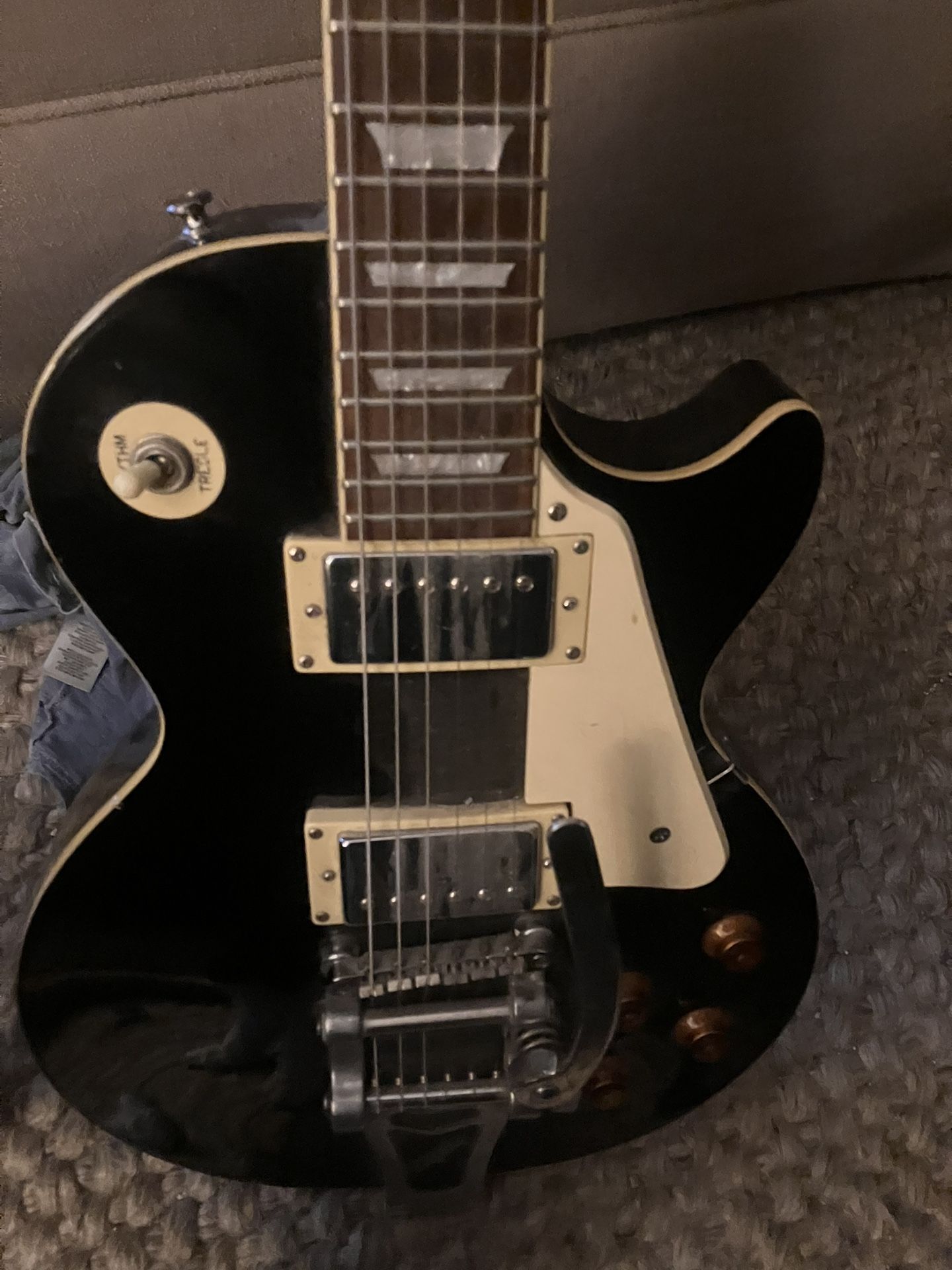 Les Paul Standard with Bigsby Epiphone Black Electric Guitar