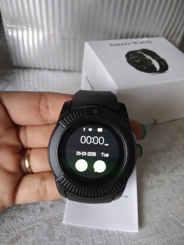 WATERPROOF BLACK SMARTWATCH WITH CAMERA BLUETOOTH TOUCH SCREEN PAIR VIA BLUETOOTH OR USE SIM CARD