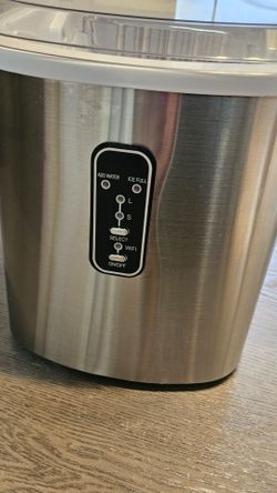 Smart ice maker