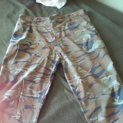 Wrangler Outdoor Camo Size 38