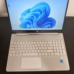 Laptop HP Windows 11 Touch Screen 15.6” LIKE NEW