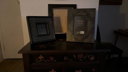 7 picture frames