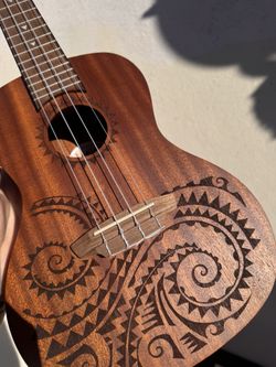 Luna ukes Mahogany Tattoo Ukulele