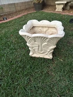 Beautiful white pot 18 inches Tall, $30