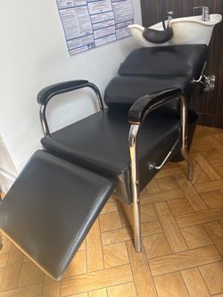 Shampoo chairs