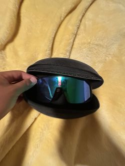 Oakley sutros