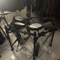 Alesis Nitro Max Electric Drum Set