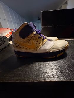 Men 10.5 Nike Kobe 5 Protro "Lakers" sneakers in US 10.5 #lakers #basketball nostalgic had for about almost 20 years
