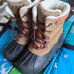 1Y TOTES SNOW BOOTS ❄️ 
