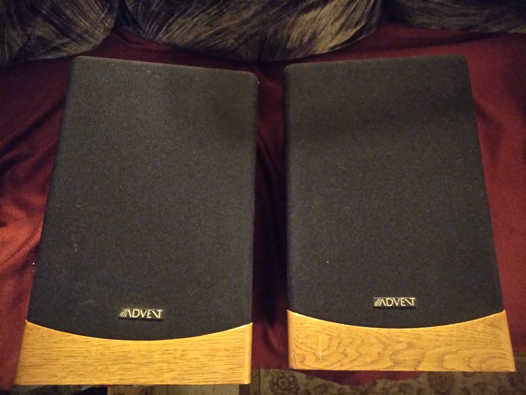 A Pair Of ADVENT Speakers