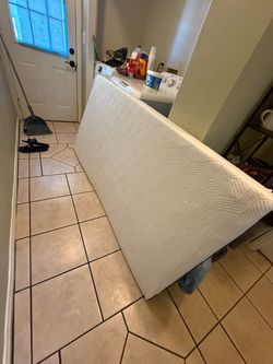 Twin mattress