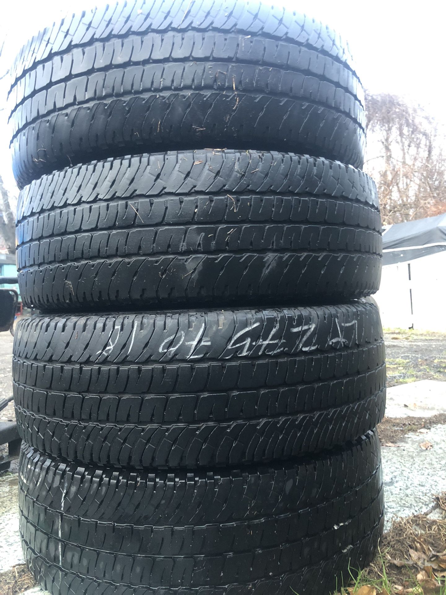 Full Set Tires LT 275 70 18