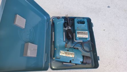 vintage Makita 6012HD 9.6V cordless driver-drill set
