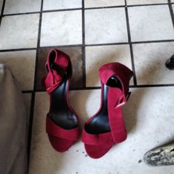 Nice Suede Burgandy Heels Size 8 1/2