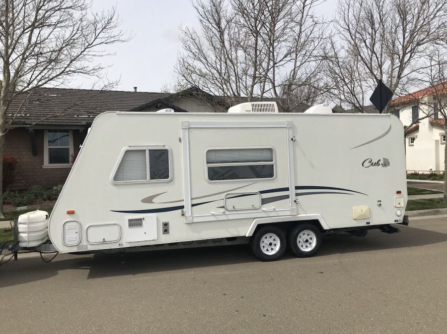 2001 Cub By Thor C230 Hybrid Travel Trailer
