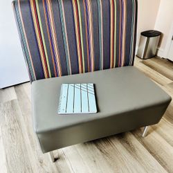 Free Pick Up Free Sofa Furniture Booth Width 32”, Height 36” 