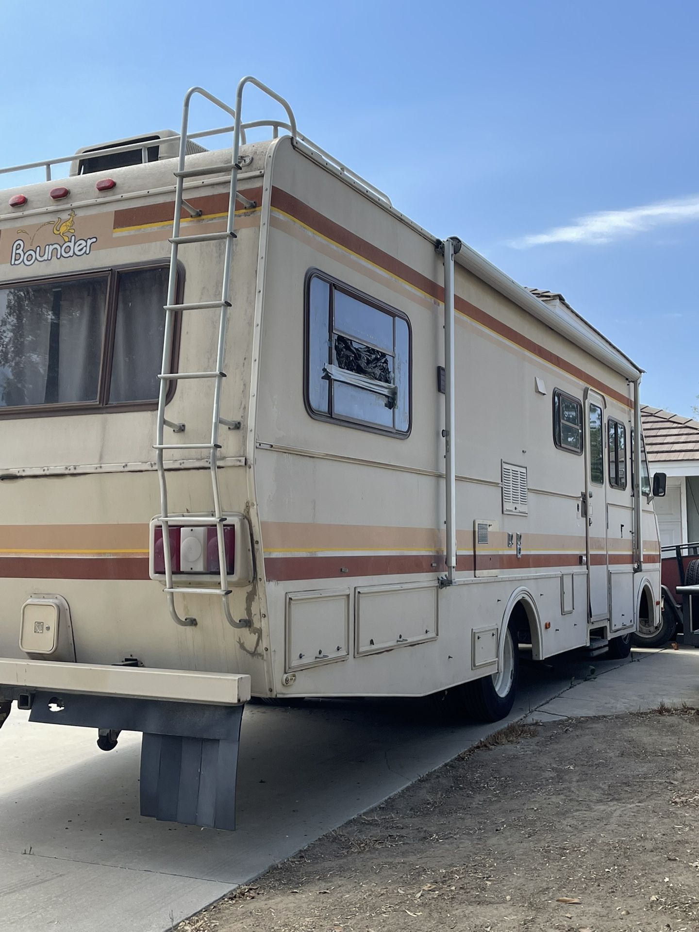 1989 Fleetwood Bounder for Sale in Moreno Valley, CA OfferUp