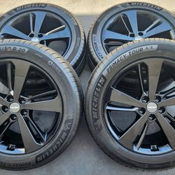 20” Genesis GV80 Palisade OEM gloss black wheels and tires 