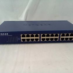 NETGEAR 24-Port 10/100 Fast Ethernet Switch JFS524v2