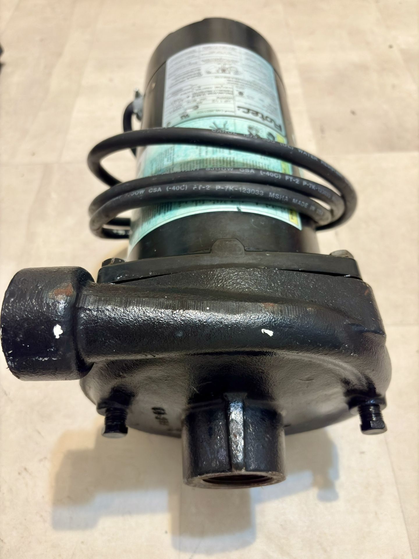 Flotec FP5542-00 Cast Iron Centrifugal Pump 1-1/2 HP