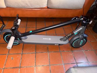 Brand New E scooter goes up to 22mph, foldable and reliable