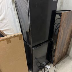 mini fridges 