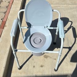 Bedside Toilet With Adjustable Legs