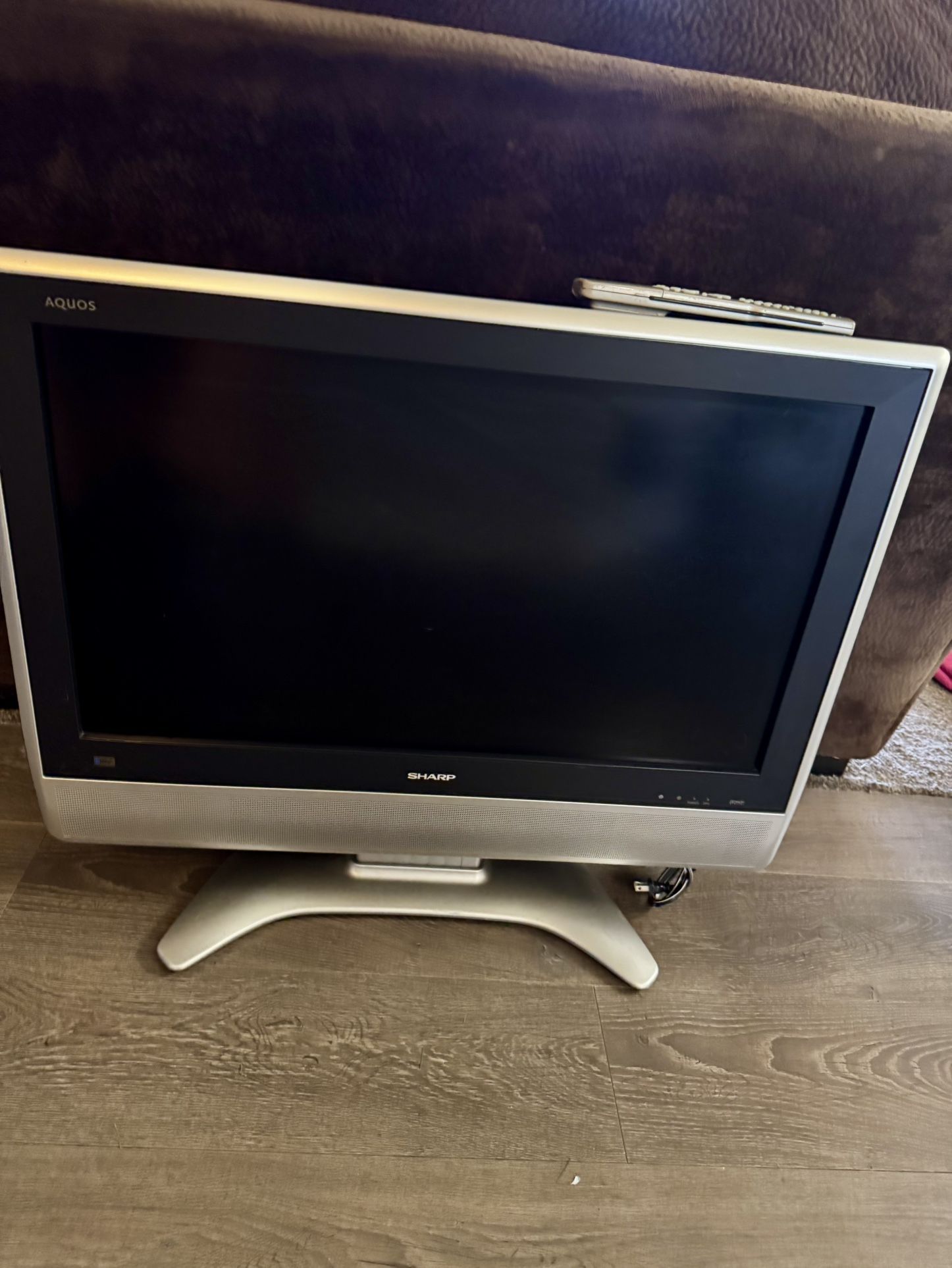 SHARP Aquos 32 ILIQUID CRYSTAL TV