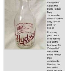 Vintage 1940s Hudson Dairy Farm Half Gallon Milk Bottle. 