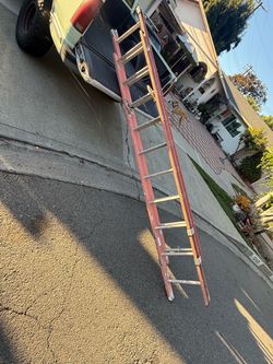 20’ fiberglass extension ladder