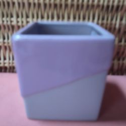 TELEFLORA SHADES OF LAVENDER SQUARE FLOWER POT OR VASE