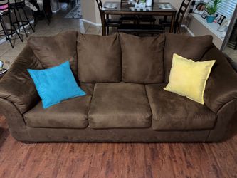 Furniture/ couches
