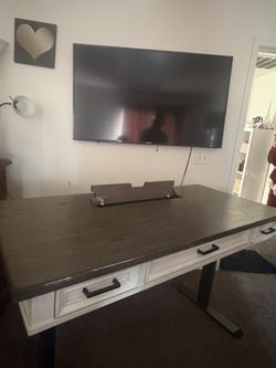 Miezo Adjustable Electric Desktop