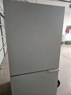 Amana Refrigerator  White
